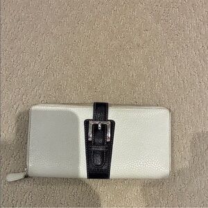 Loewe White Pebbled Leather Wallet with Black Buckle Accent👝